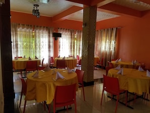 Breakfast for a fee - Sibyangu Standard Hotel (Kampala)