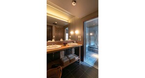 Traditional-Haus, 3 Schlafzimmer, Küche, Gartenblick (Private Vacation Home) | Waschbecken im Bad