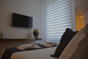 Suite, Bebas Asap Rokok, pemandangan kota | Seprai premium, selimut bulu angsa, busa memori, dan isi minibar gratis