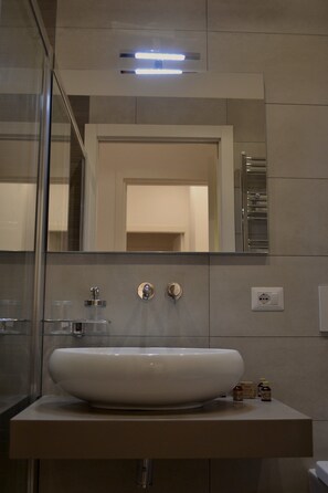 Luxury-Doppelzimmer, Nichtraucher, Stadtblick | Badezimmer