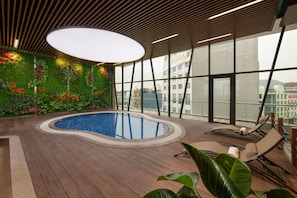 Indoor pool, pool loungers