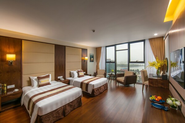 Deluxe Double or Twin Room, 1 Bedroom, Sea View | Minibar, in-room safe, desk, blackout drapes - Ha Long Marina Hotel (Ha Long)