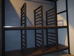 Espacio para trabajar con laptop, cortinas blackout y wifi gratis