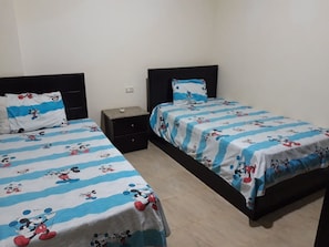 Basic Apartment, Multiple Beds, Mountain View