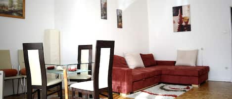 Apartment, Balcony | Living area