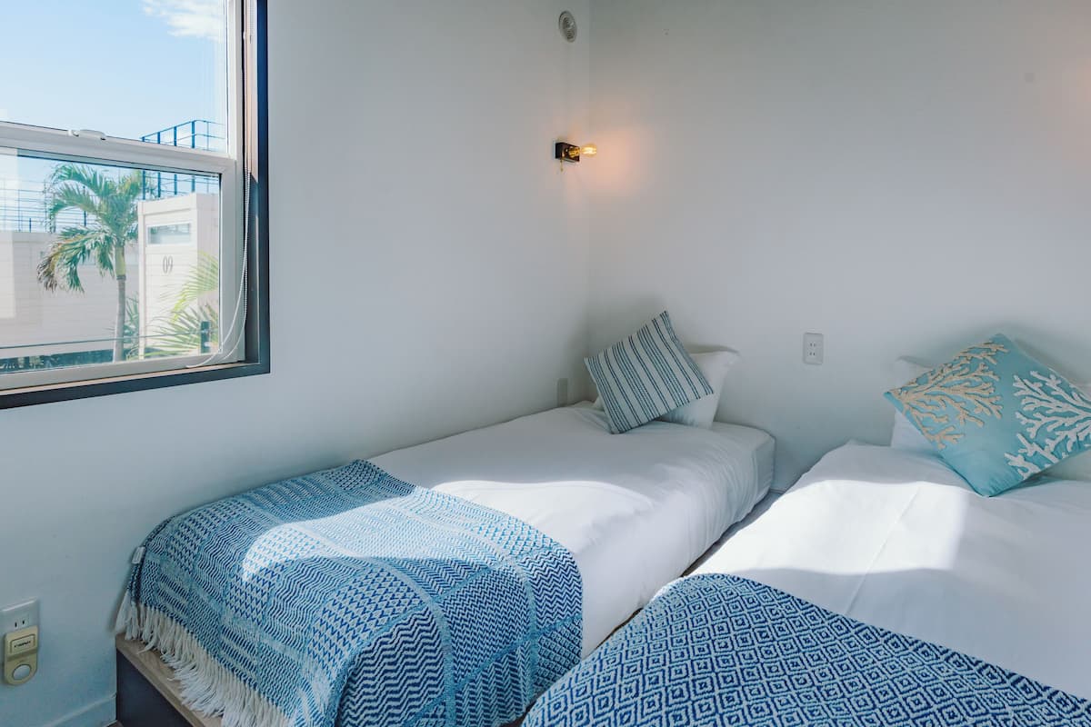 2 bedrooms, minibar, desk, free WiFi