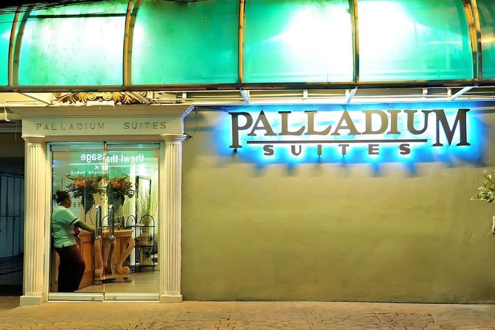 Palladium Suites Hotel