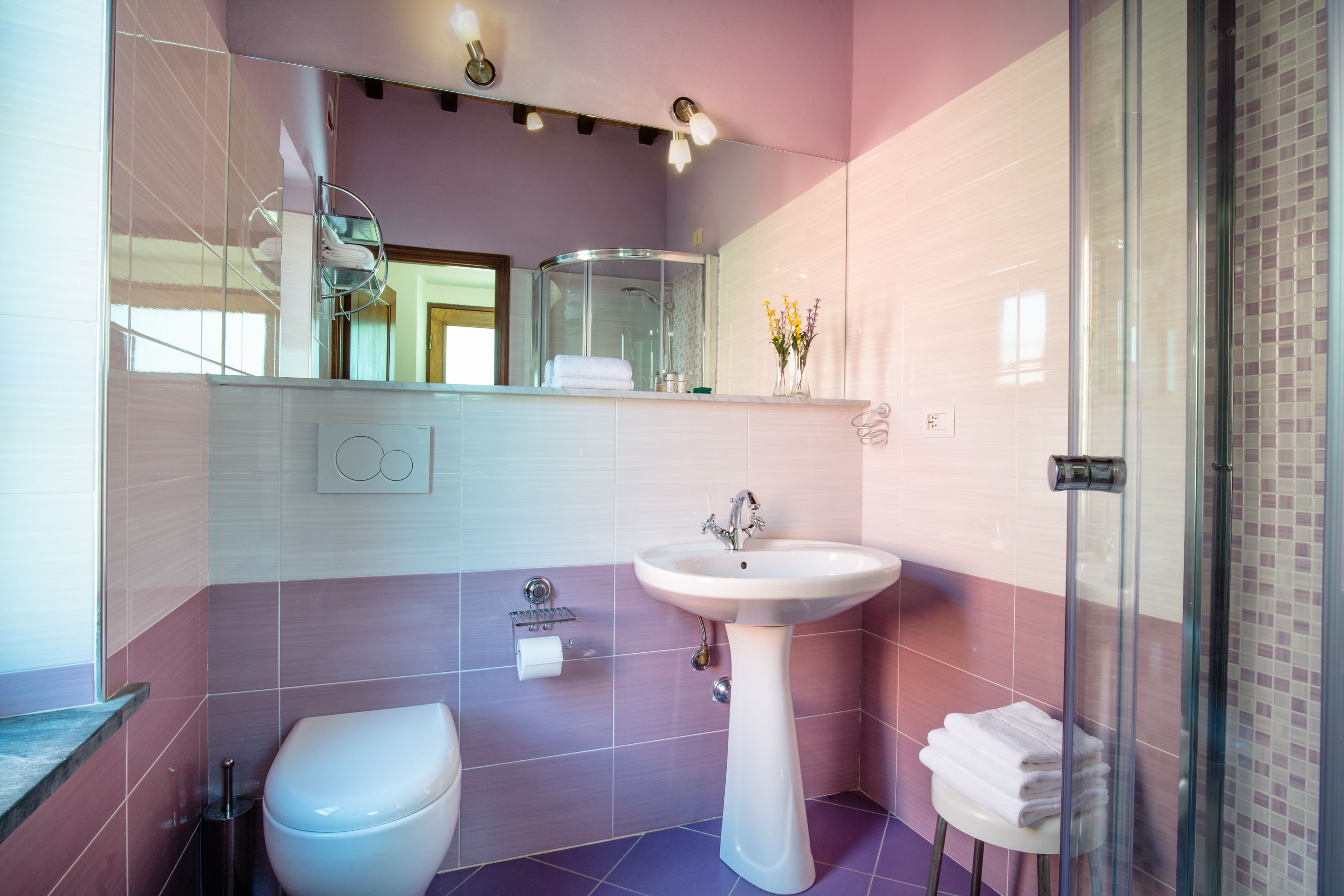 shower, rainfall showerhead, free toiletries, hair dryer