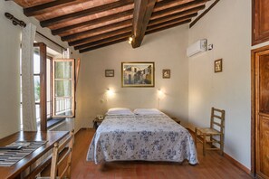 1 bedroom, in-room safe, individually decorated, desk - Villa Rinascimento Dependance (Lucca)