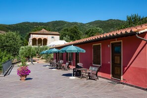 Double or Twin Room, Annex Building | Terrace/patio - Villa Rinascimento Dependance (Lucca)
