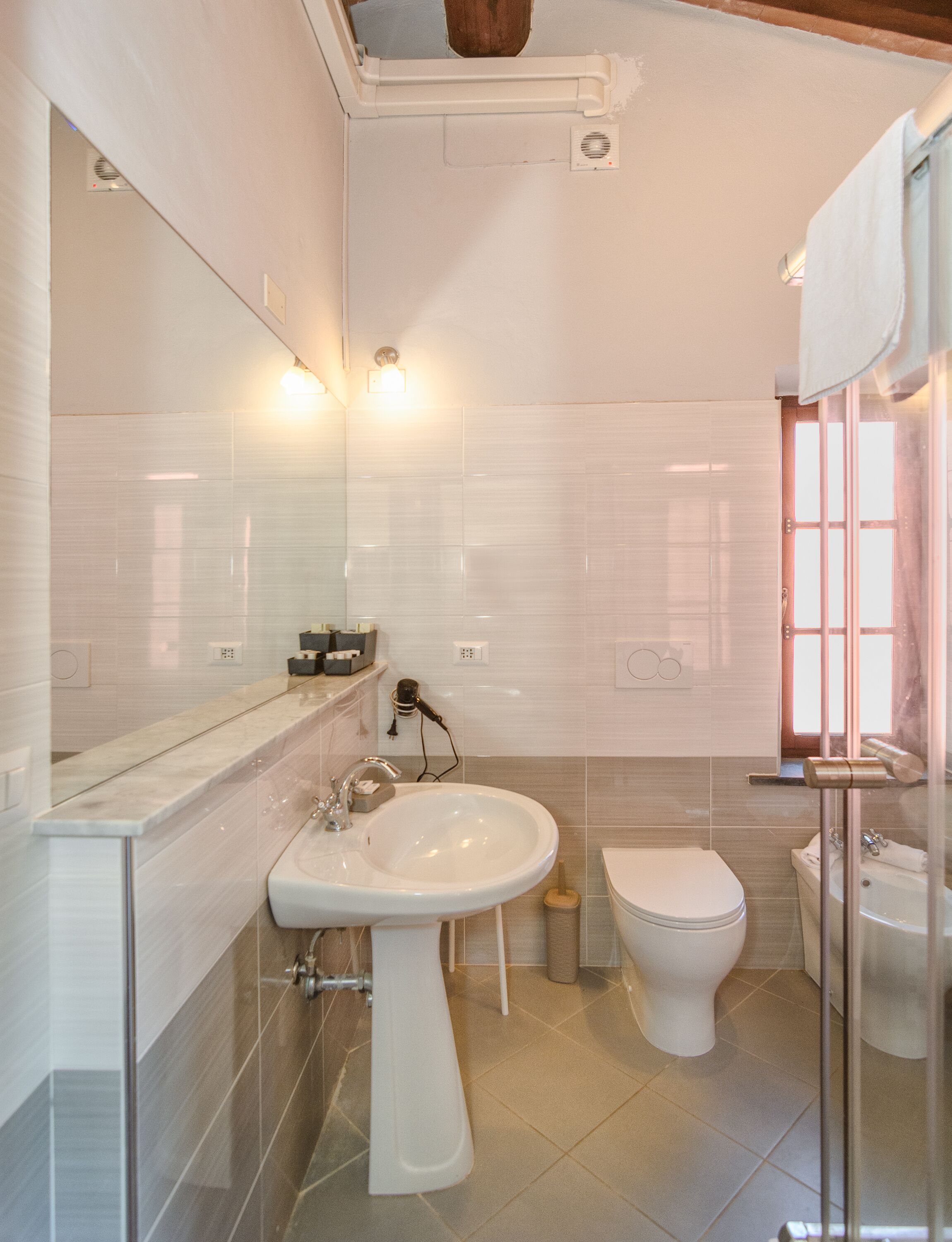 1 bedroom, in-room safe, individually decorated, desk