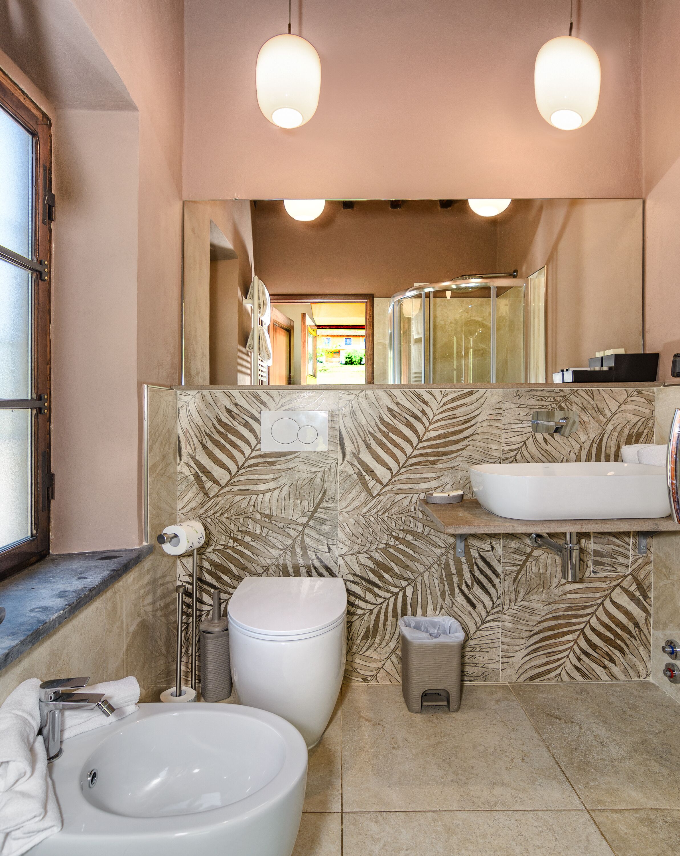 shower, rainfall showerhead, free toiletries, hair dryer