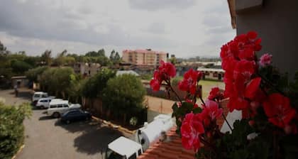 Shalom House - Hostel
