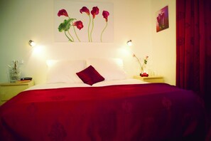 واي فاي مجانًا وملاءات أسرّة
