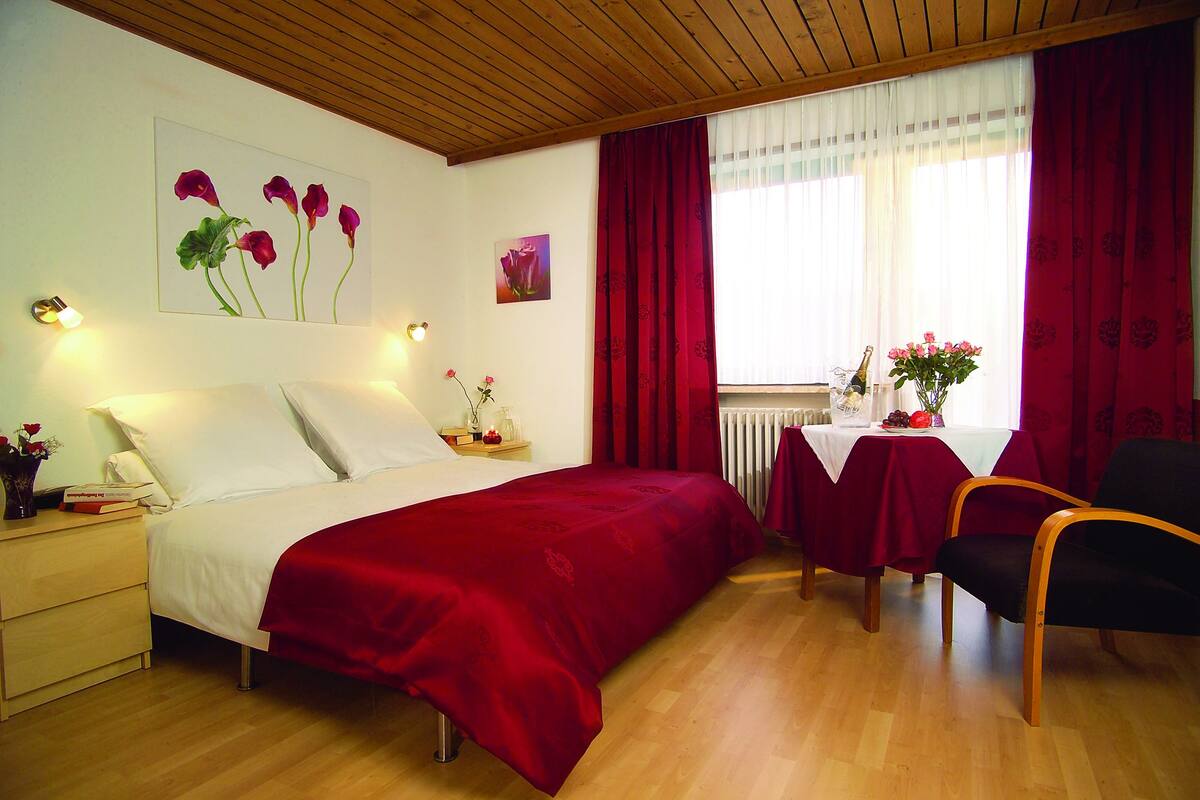 Wifi gratis y ropa de cama 