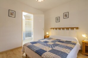 Double Room (La Regamee) | Individually decorated, individually furnished, desk, blackout curtains