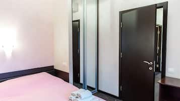 Kamar Mewah, 1 Tempat Tidur King | Brankas, tirai kedap cahaya, kedap suara, dan setrika/meja setrika
