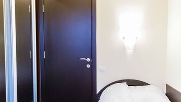 Chambre Simple Économique, salle de bains commune