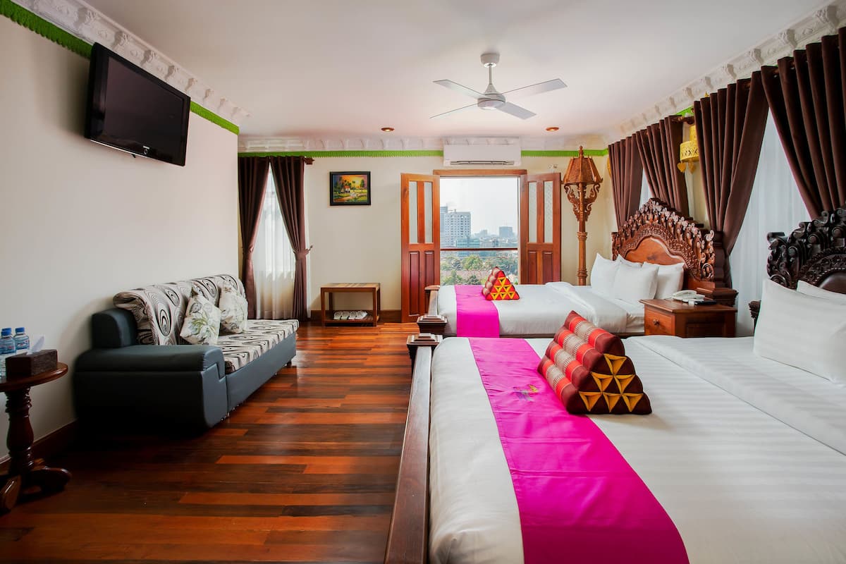 Family Room | Egyptian cotton sheets, premium bedding, minibar, in-room safe