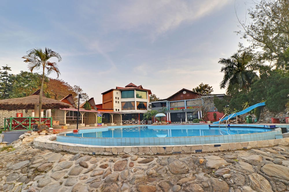 Treebo Premium Blue Mountain Country Club And Resort