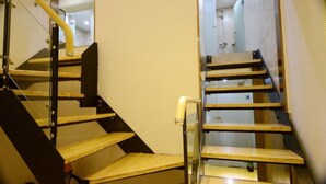 Staircase - Shenzhen Port Apartment (Shenzhen)