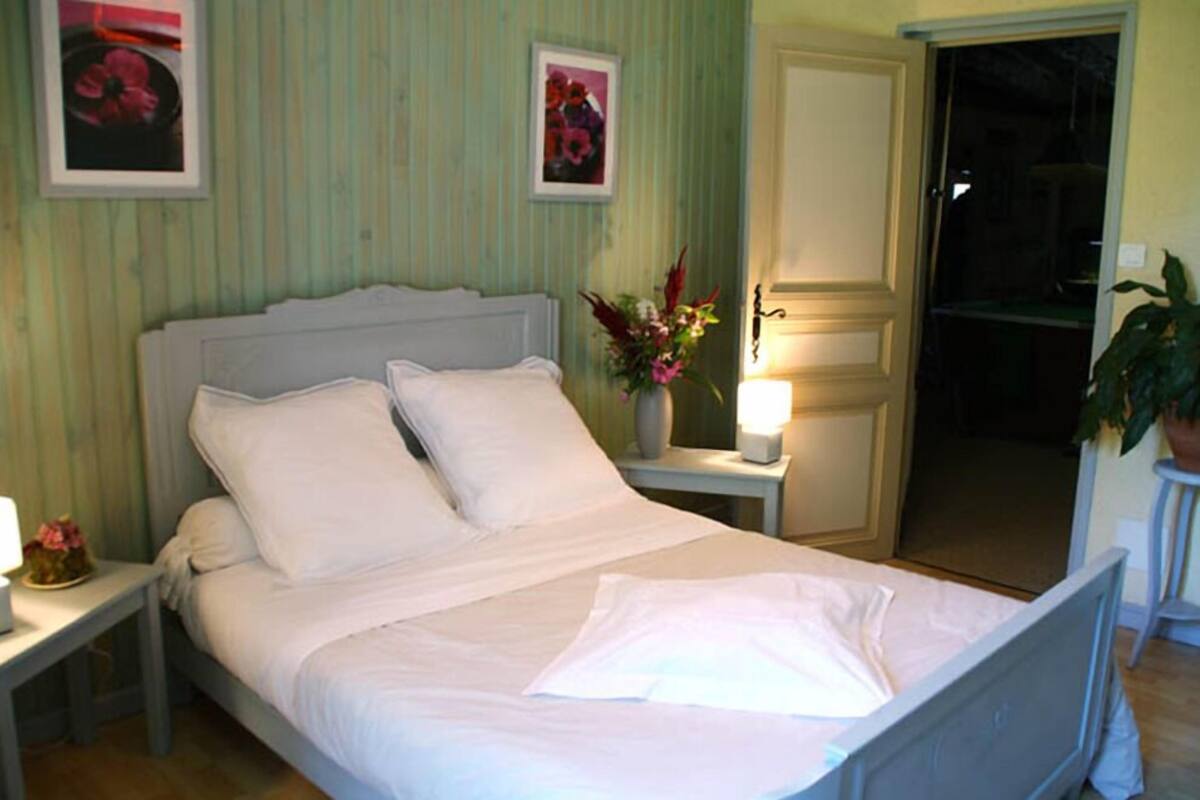 Double Room, 1 Double Bed | Blackout curtains, soundproofing, iron/ironing board, free WiFi