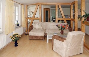 Apartment, 1 Schlafzimmer (1. - incl. Cleaning Fee 55 EUR) | Wohnbereich | Flachbildfernseher