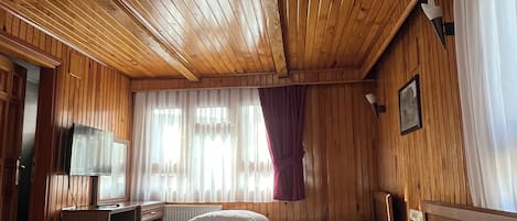 Schreibtisch, kostenloses WLAN, Bettwäsche