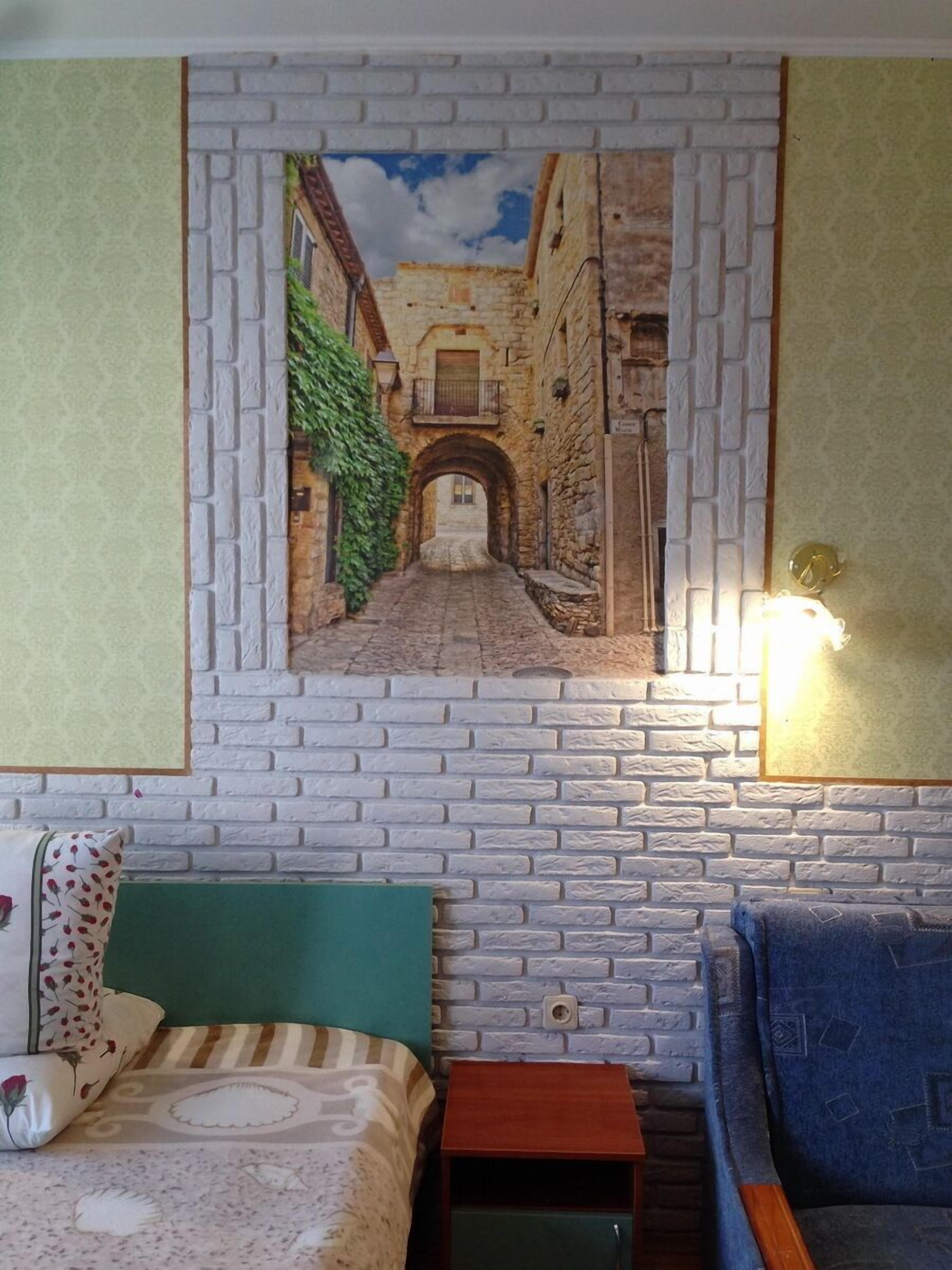 Triple Room, 1 Queen Bed, Non Smoking | Blackout drapes, iron/ironing board, free WiFi, bed sheets