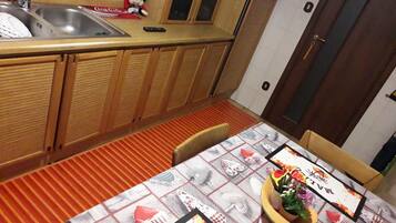 Colazione a base di specialità locali inclusa, servita tutte le mattine