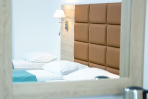 Soundproofing, free WiFi, bed sheets