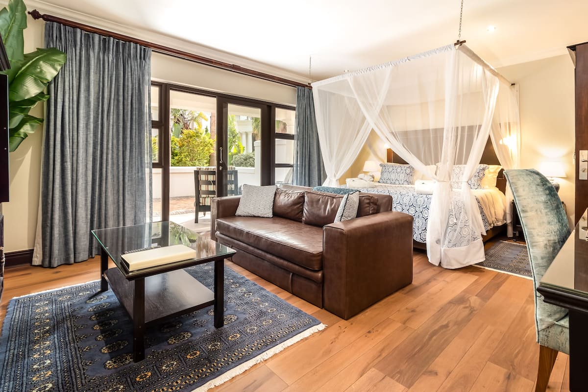 Luxury Suite (Disabled) | In-room safe, desk, iron/ironing board (on request), cribs (free)