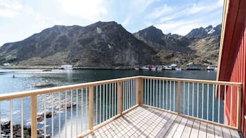 Appartamento Premium, letti multipli, non fumatori, vista mare parziale | Balcone