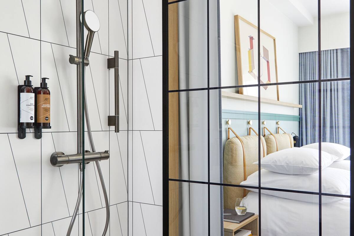 1 bedroom, premium bedding, down duvets, memory-foam beds