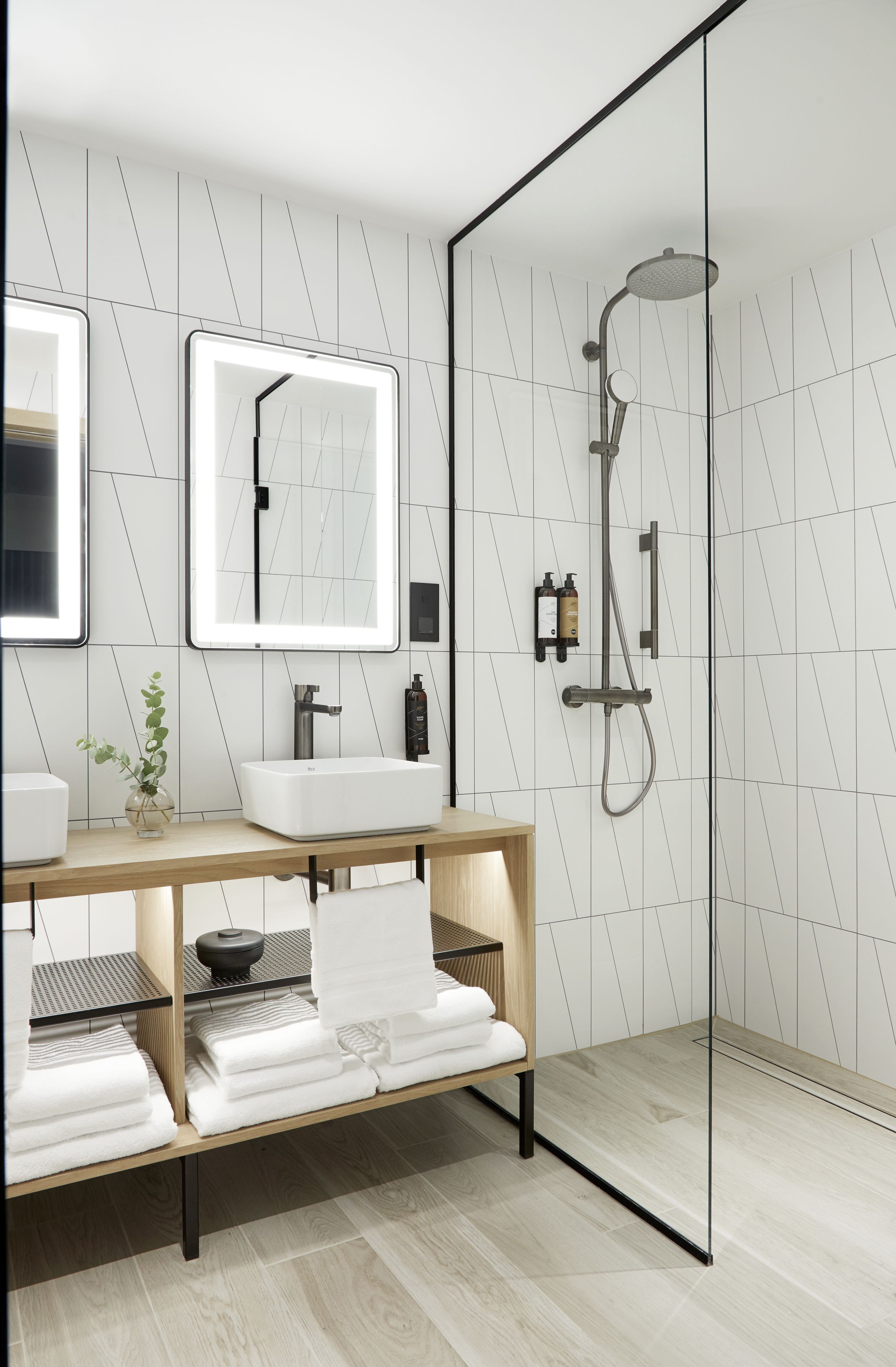 executive suite | bathroom | designer toiletries, towels