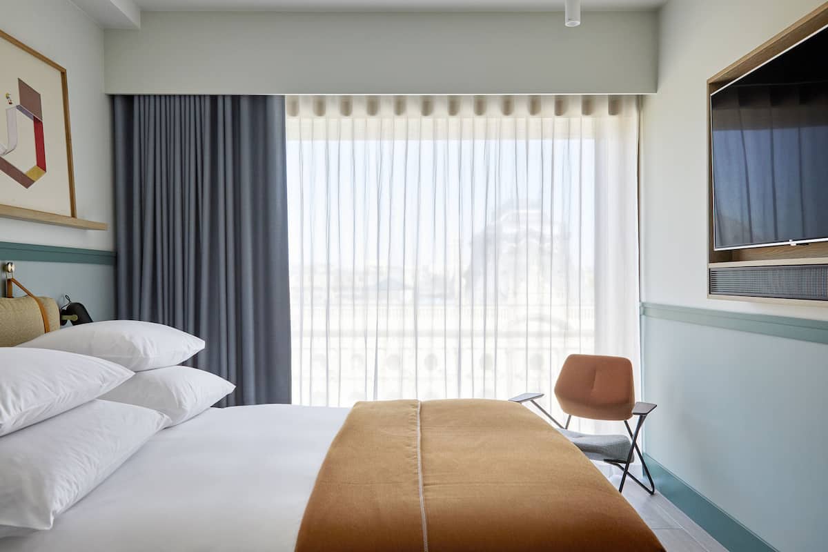 Luxe beddengoed, donzen dekbedden, bedden met traagschuimmatras