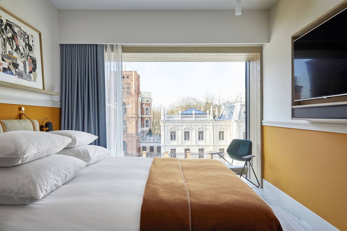 1 bedroom, premium bedding, down duvets, memory-foam beds