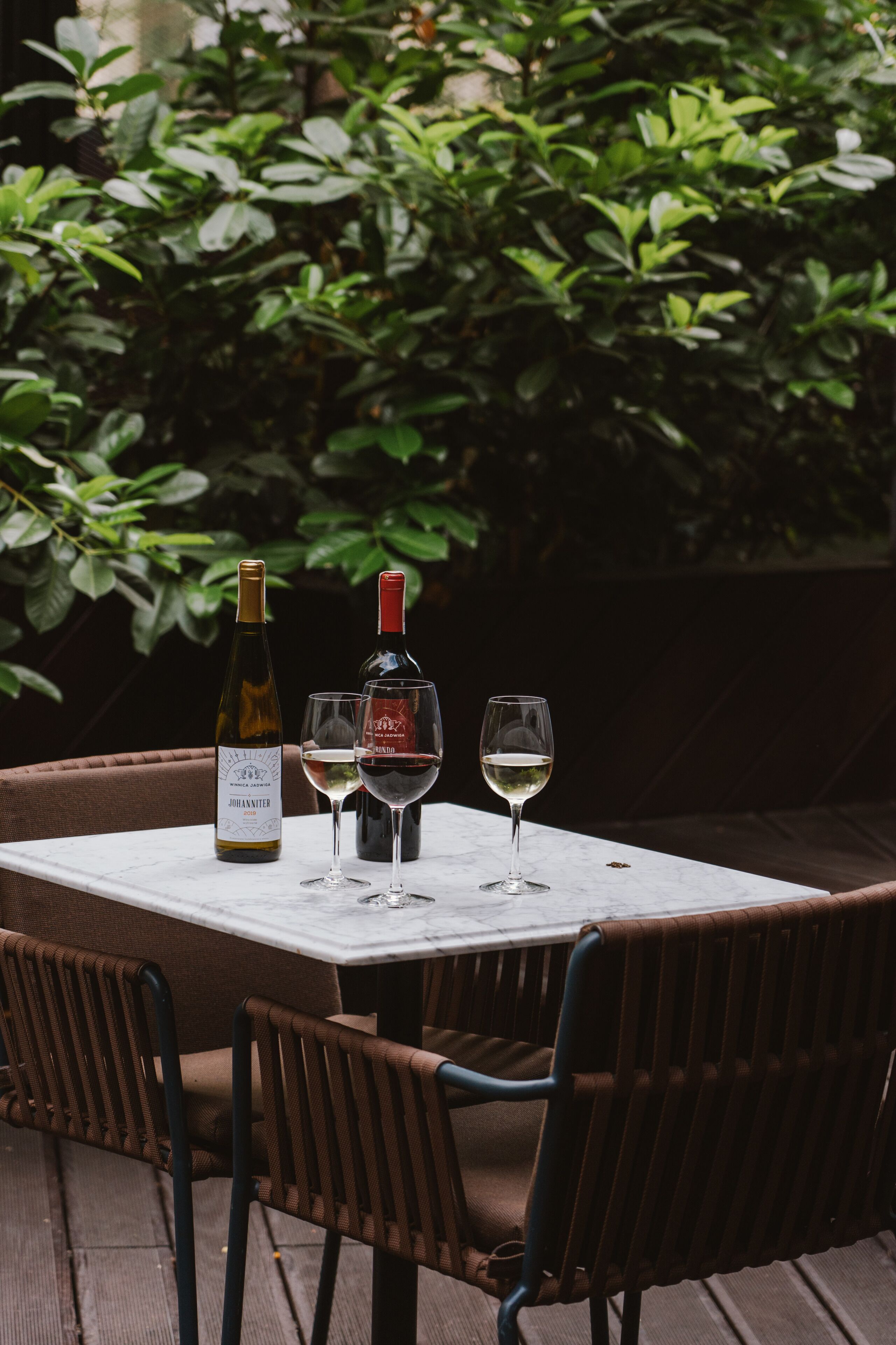 breakfast, lunch and dinner served