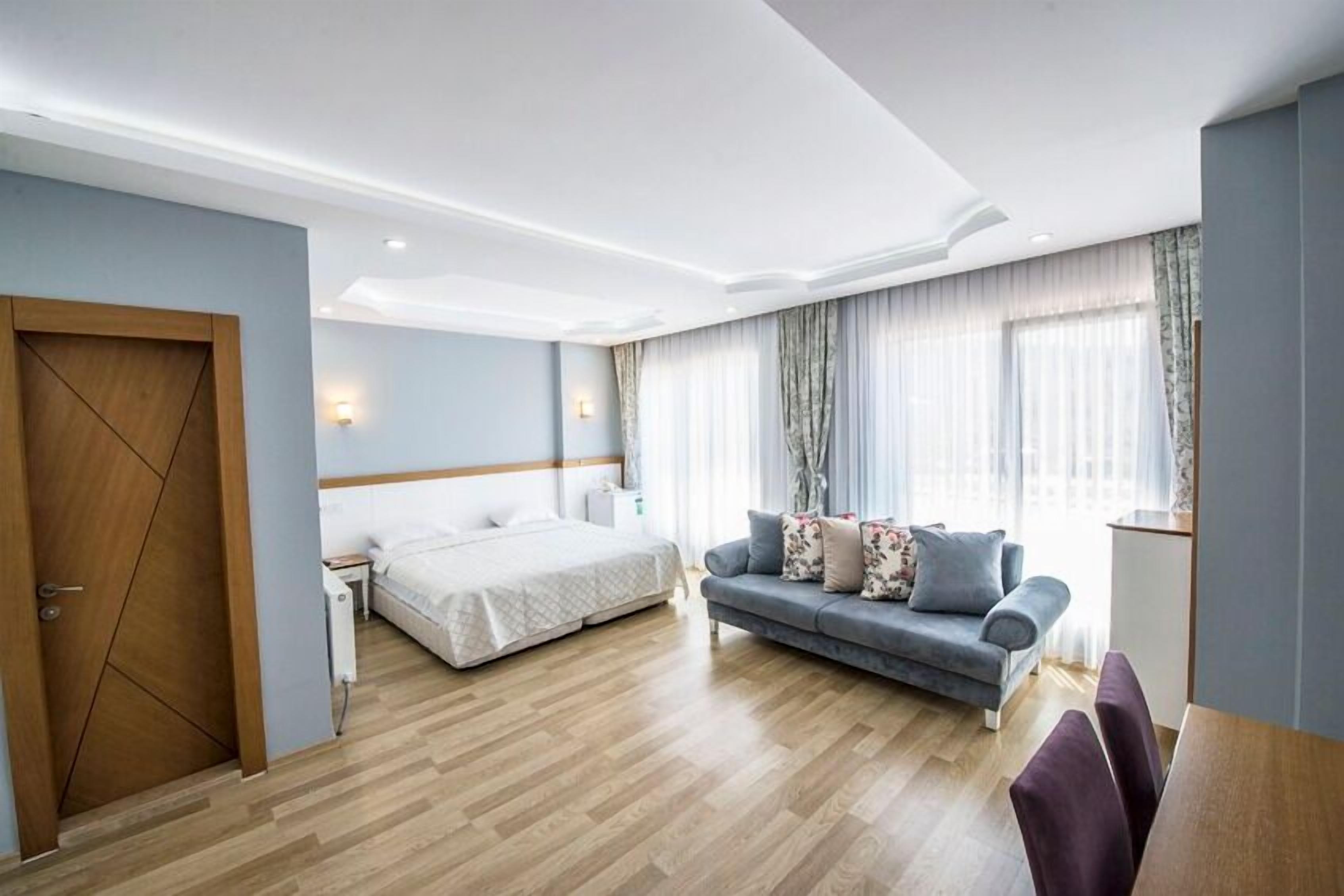 Standard Single Room, Smoking | In-room safe, desk, soundproofing, free cribs/infant beds