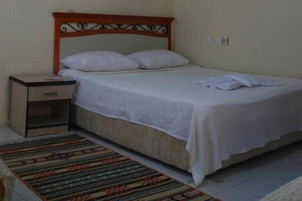 Double Room, 1 Double Bed, Non Smoking | Free WiFi, bed sheets
