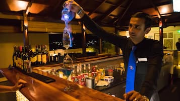 Cocktail bar, ocean views, open daily