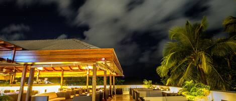 Cocktailbar, havudsigt, åben hver dag