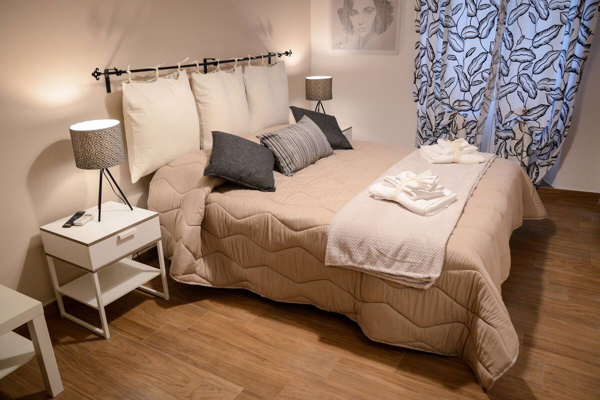 Phòng hạng Business, quang cảnh thành phố | Bộ đồ giường cao cấp, nệm cao su hoạt tính (memory foam) 