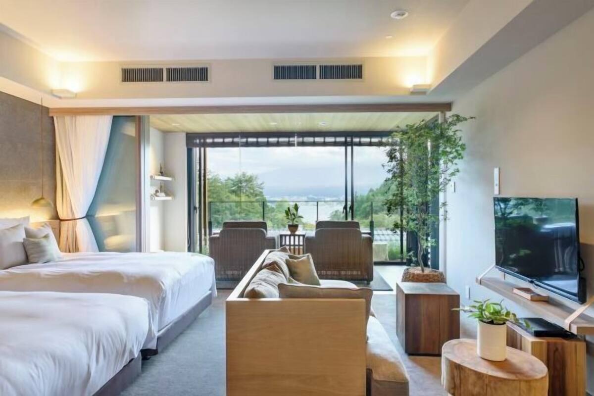 Minibar, in-room safe, desk, blackout curtains