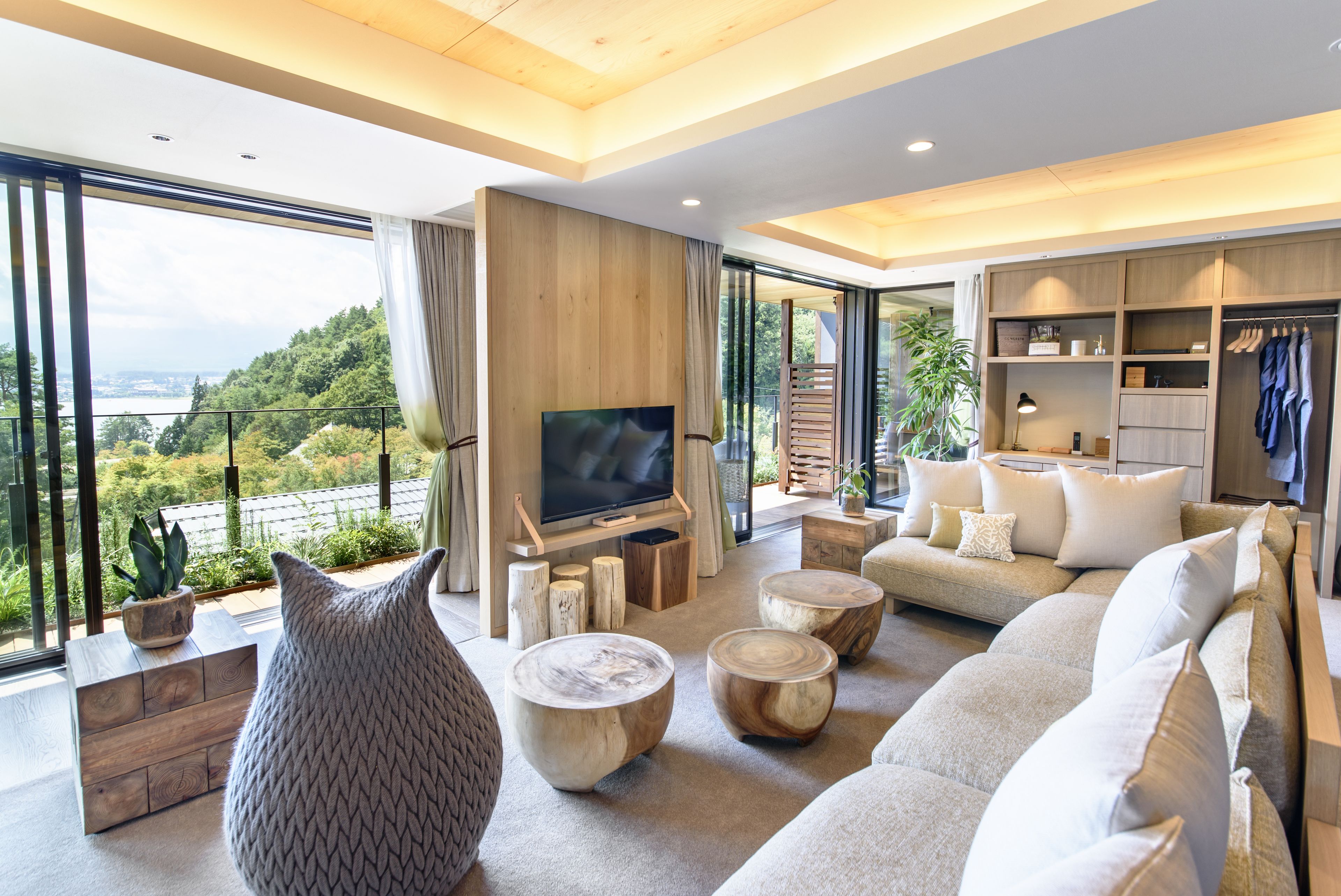 Minibar, in-room safe, desk, blackout curtains