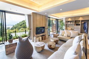 Luksussuite (FUFU Twin) | Minibar, safe på rommet, skrivebord og blendingsgardiner