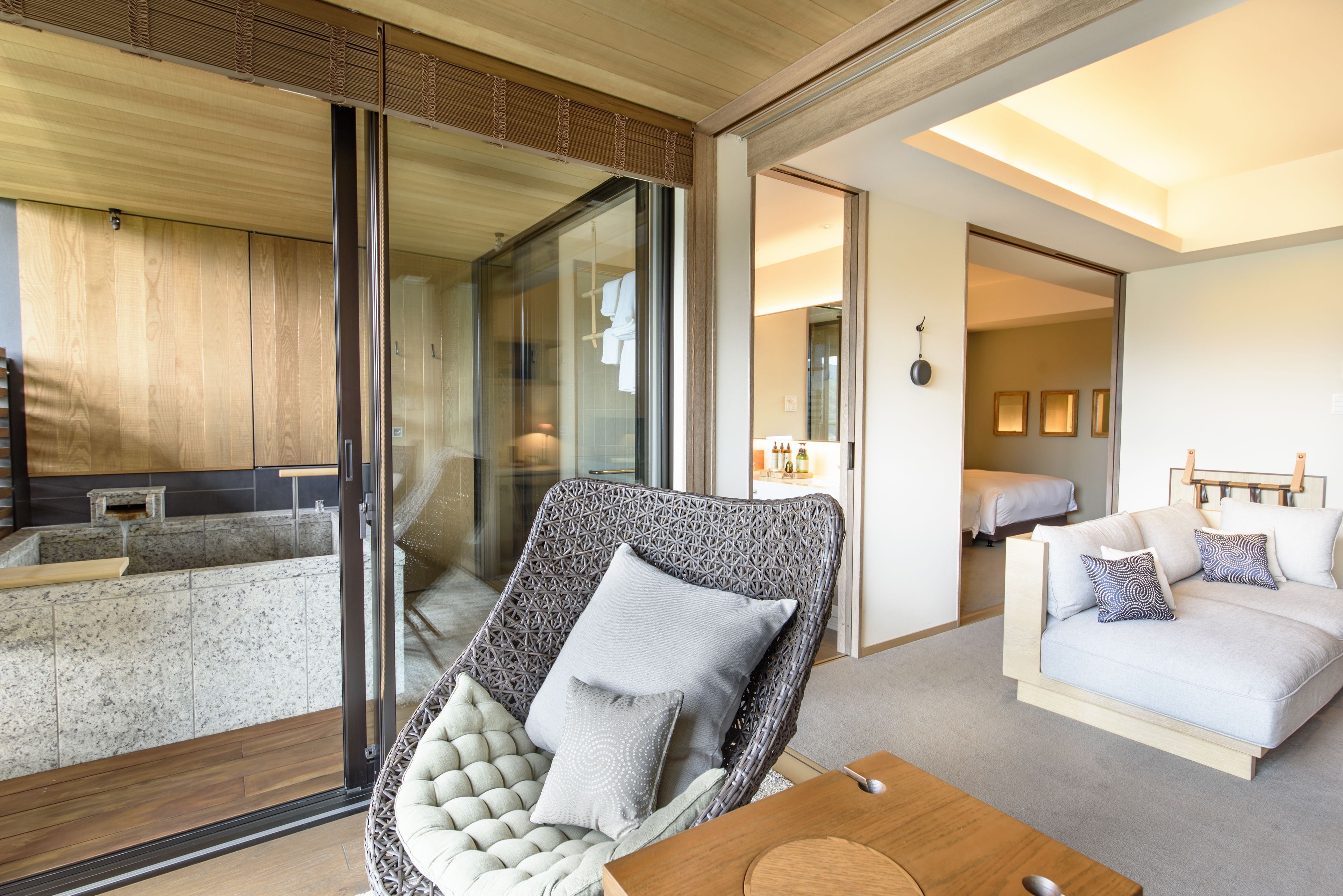 deep-soaking bathtub