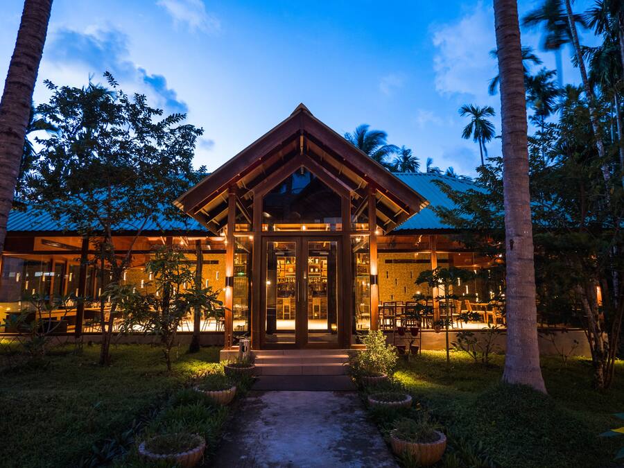 Café da manhã, almoço e jantar; culinária internacional