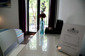 Premium Room (Sant'Agata) | Bar mini, dihias secara berasingan, Wi-fi percuma, cadar katil 