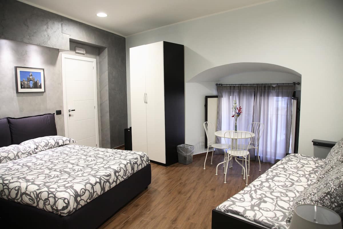 Luxury Room, Garden View (Catania) | Minibar, individually decorated, free WiFi, bed sheets